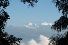 Nebelverhangene Aussicht auf den Khangchendzonga